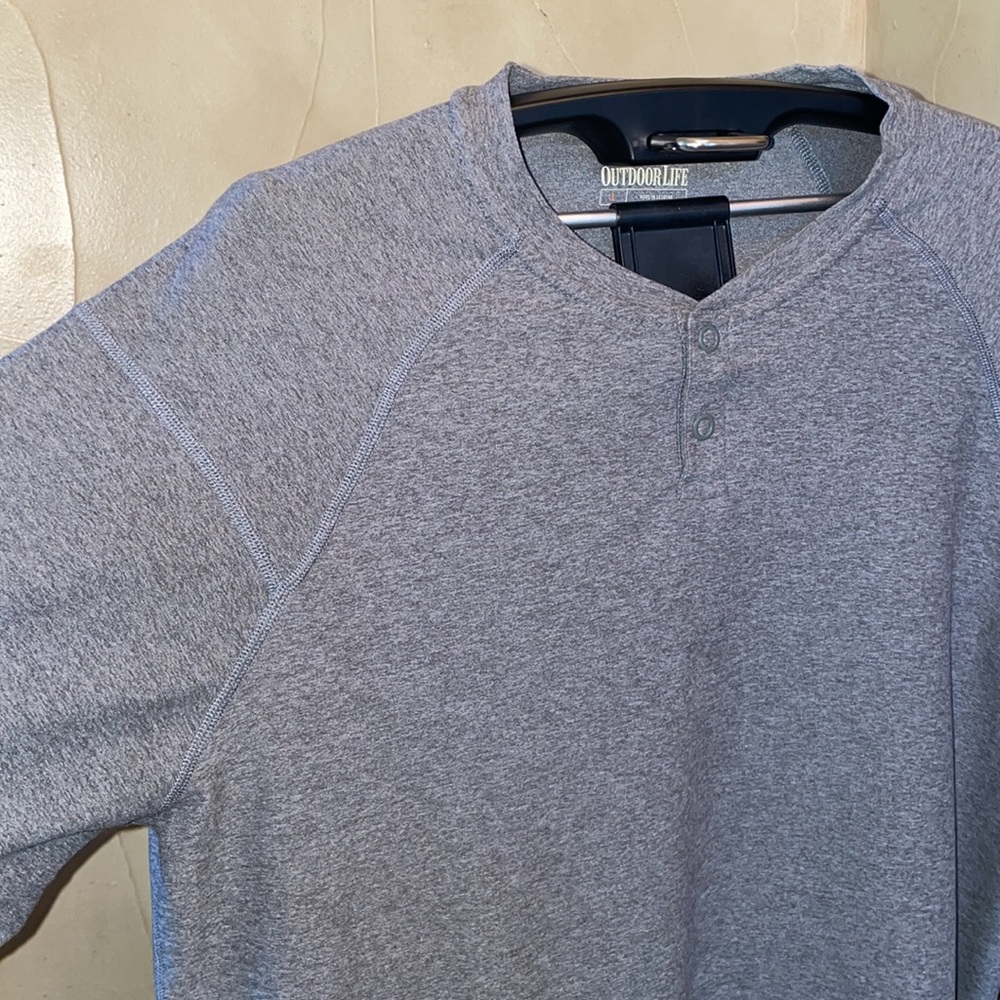 Outdoor long sleeve Two Button Shirt Size Large